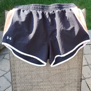 Women's small Under Armour shorts